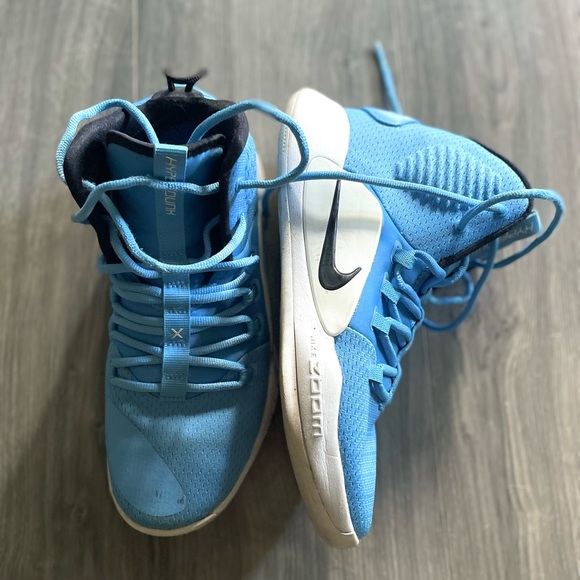Carolina blue Nike zoom Hyperdunk high top sneakers. - Picture 2 of 2
